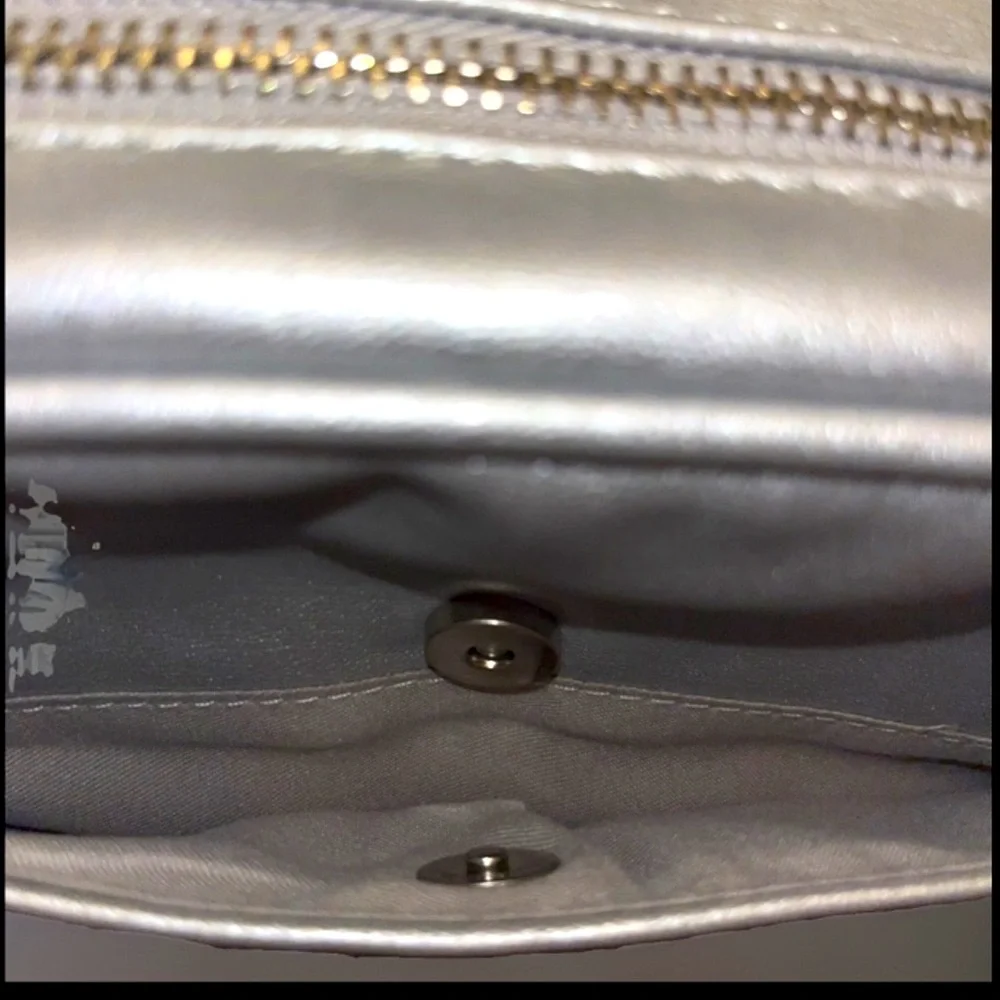 Badgley Mischka Quilted Camera Bag W/Slip Pocket On The Back Metallic Gray NWT